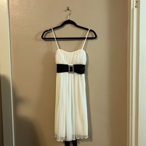 City Triangles White Ruched Spaghetti Straps Jewel Black Belted Dress S